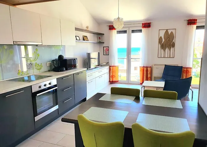 Apartment 21 *