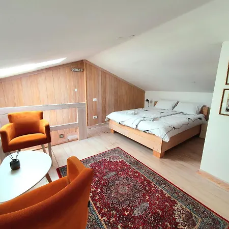Apartment 21 *