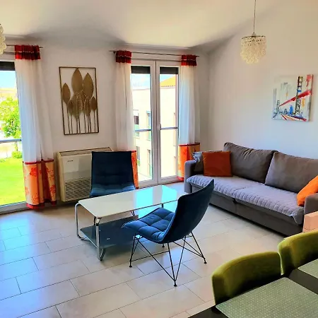 Apartment 21 *